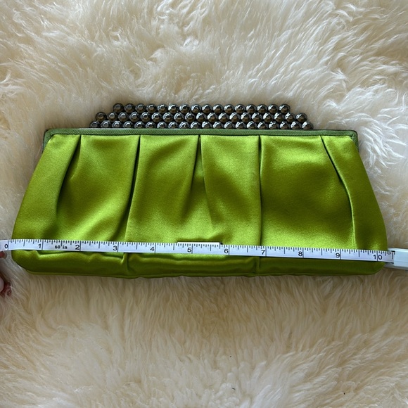 Light Green BCBGMAXAZRIA clutche - Picture 2 of 5